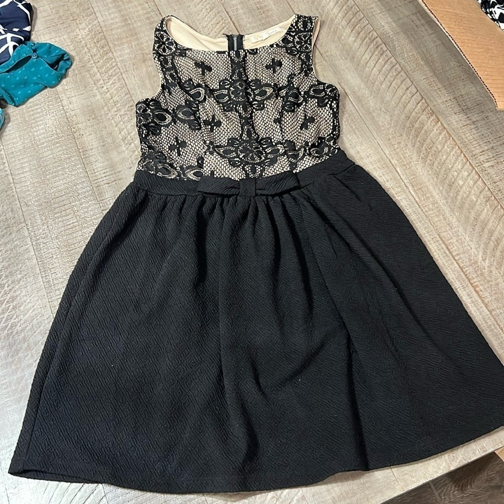 Beautiful dress by REWIND